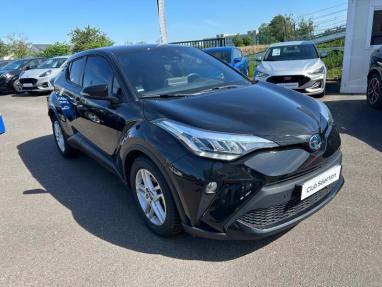 Voir le détail de l'offre de cette TOYOTA C-HR 1.8 Hybride 122ch Dynamic E-CVT de 2022 en vente à partir de 200.5 €  / mois