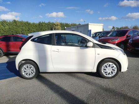 TOYOTA Aygo 1.0 VVT-i 72ch x-play x-app 3p à vendre à Bourges - Image n°4