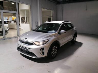 Voir le détail de l'offre de cette KIA Stonic 1.0 T-GDi 120ch MHEV Active DCT7 de 2020 en vente à partir de 194.57 €  / mois