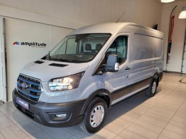 Voir le détail de l'offre de cette FORD Transit 2T Fg PE 350 L2H2 135 kW Batterie 75/68 kWh Trend Business de 2023 en vente à partir de 545.64 € / mois