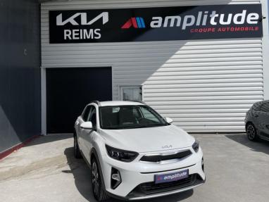 Voir le détail de l'offre de cette KIA Stonic 1.0 T-GDi 100ch Collection 2 DCT7 de 2025 en vente à partir de 23 999 € 