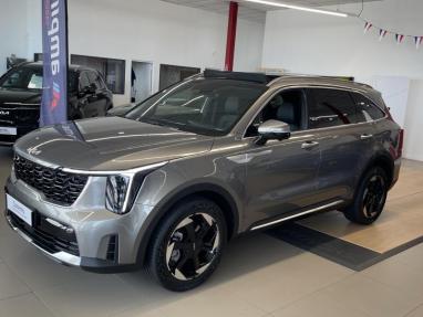 Voir le détail de l'offre de cette KIA Sorento 1.6 T-GDi 253ch PHEV Premium 4x4 7 places de 2024 en vente à partir de 56 999 € 