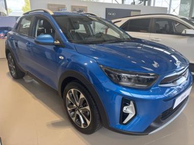 Voir le détail de l'offre de cette KIA Stonic 1.0 T-GDi 100ch Collection de 2024 en vente à partir de 21 949 € 
