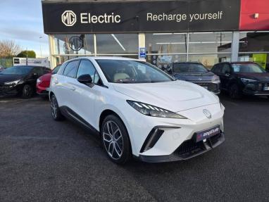 Voir le détail de l'offre de cette MG MOTOR MG4 EV 204ch - 64kWh Luxury MY23 de 2024 en vente à partir de 28 598 € 